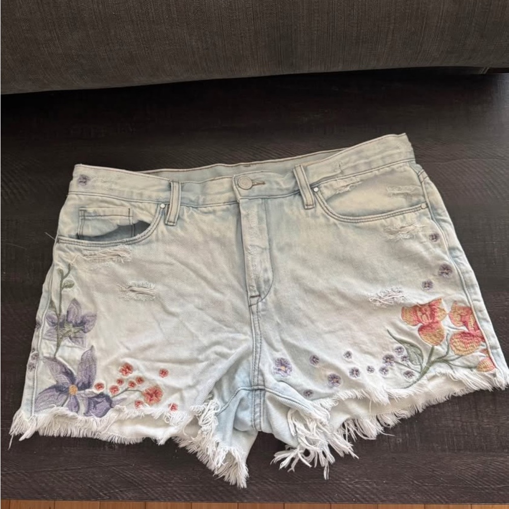 Blank NYC Light Blue Floral Embroidered Jean Shorts